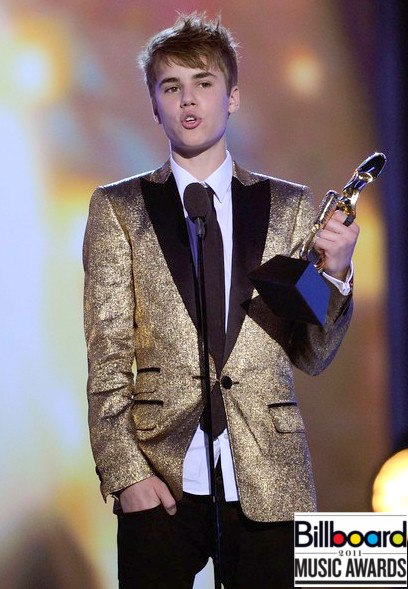 justin bieber 2011 billboard awards. Justin Beiber looked adorable